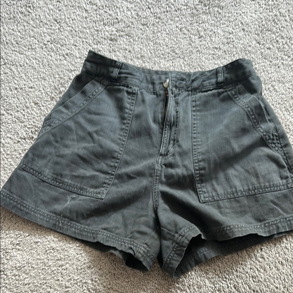 Universal Thread Women's Charcoal Cargo Shorts